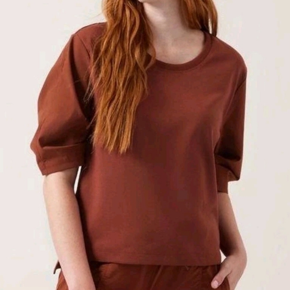 Athleta Harlow Hybrid Tee Size Large.